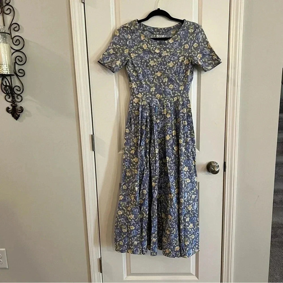 Laura Ashley | Dresses | Laura Ashley Womens Dress Sz 4 Maxi Cottage ...
